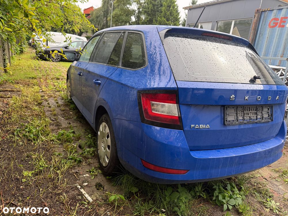 Skoda Fabia 1.0 Ambition - 4