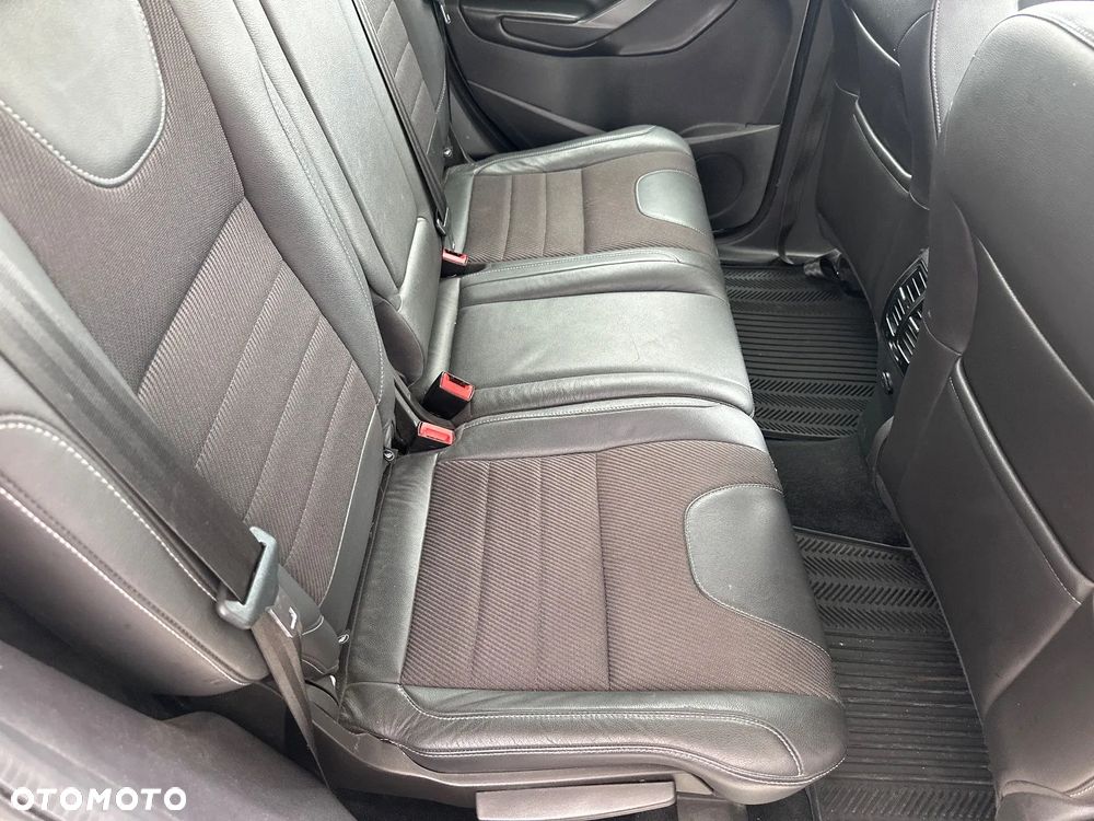 Ford Kuga - 27