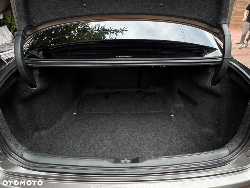 Honda Accord 2.0 Executive - 17
