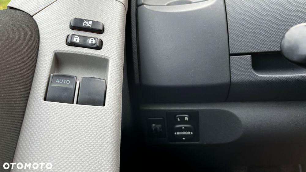 Toyota Yaris 1.0 Terra A/C - 24