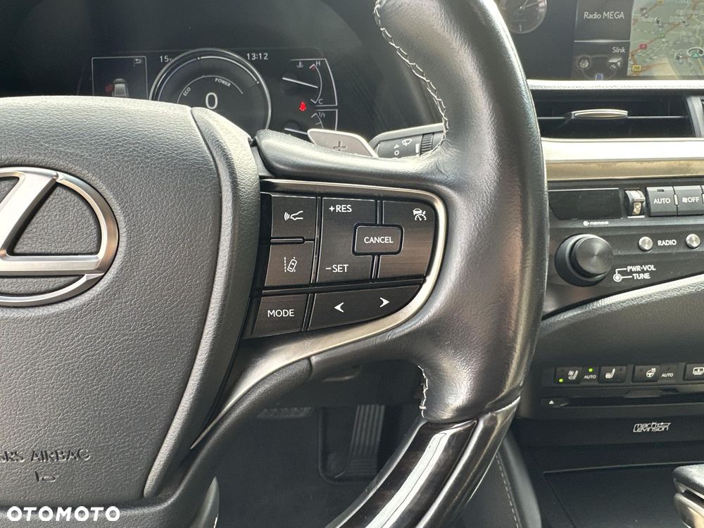 Lexus ES 300h Prestige - 13