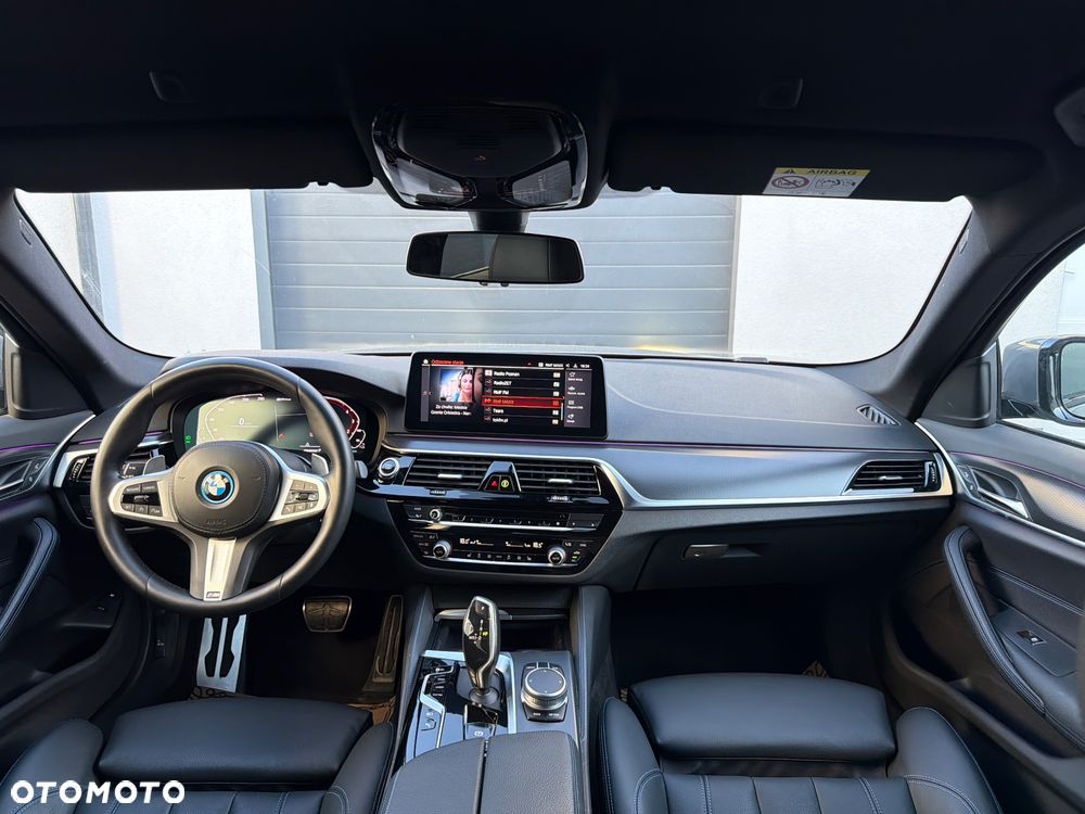 BMW Seria 5 530e xDrive sport - 9