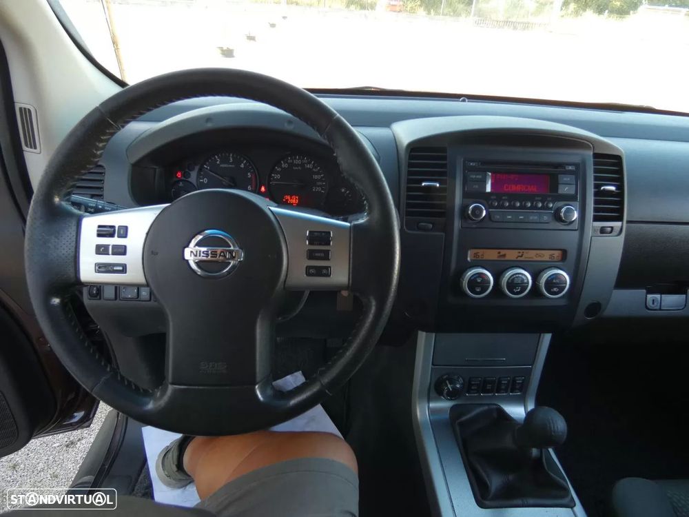 Nissan Navara 2.5 dCi CD XE P.Comfort 4WD - 23