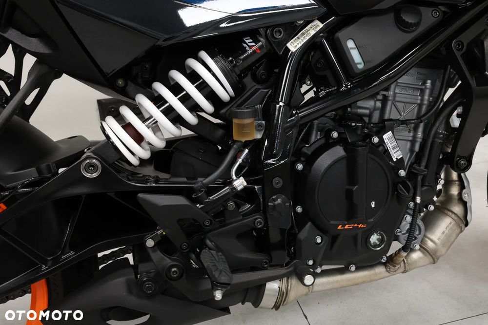 KTM Duke 125 - 22