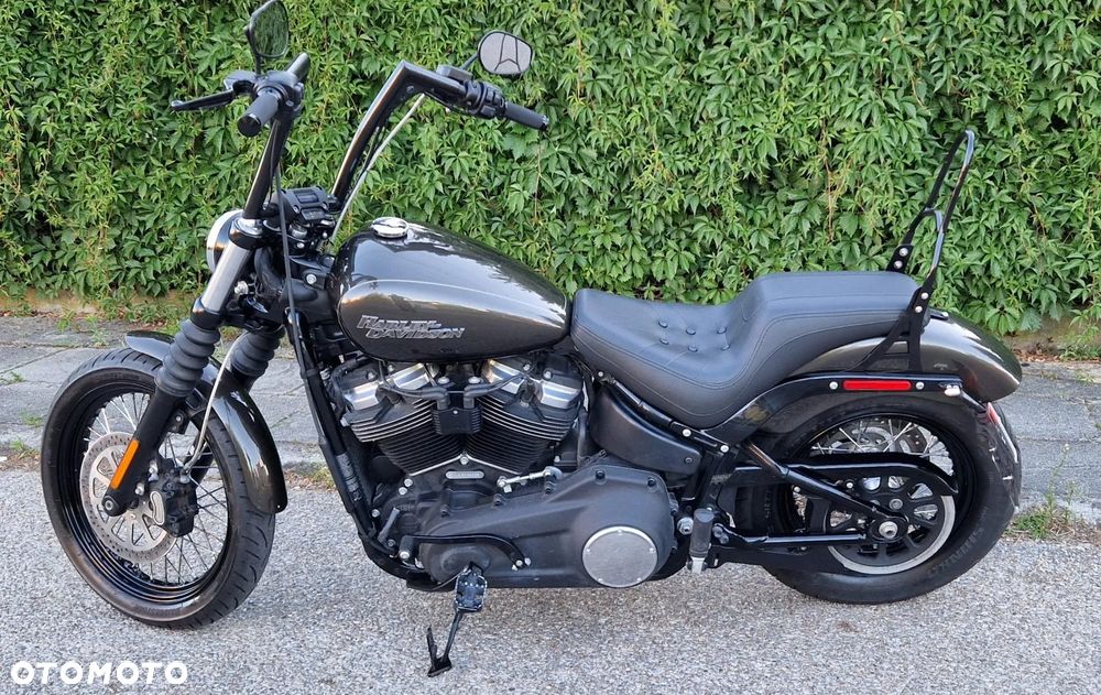 Harley-Davidson Dyna Street Bob - 17