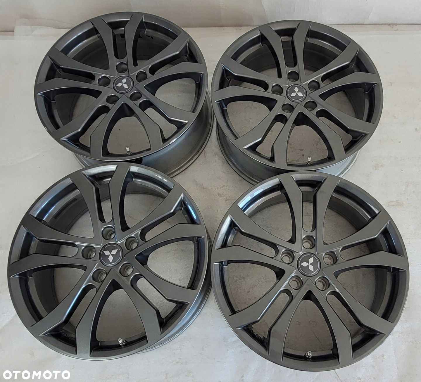 FELGI BROCK MITSUBISHI OUTLANDER ASX LANCER 7,5x18 18 ET39 5x114,3 - 8