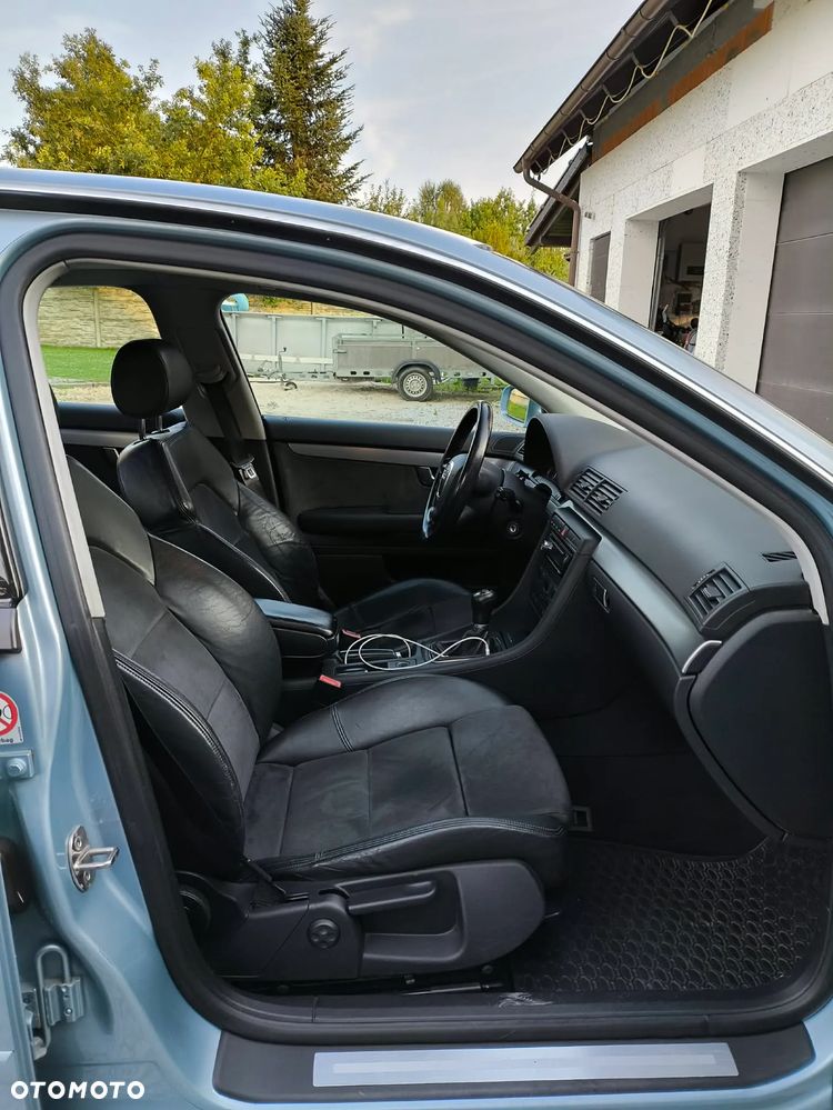 Audi A4 Limousine - 11