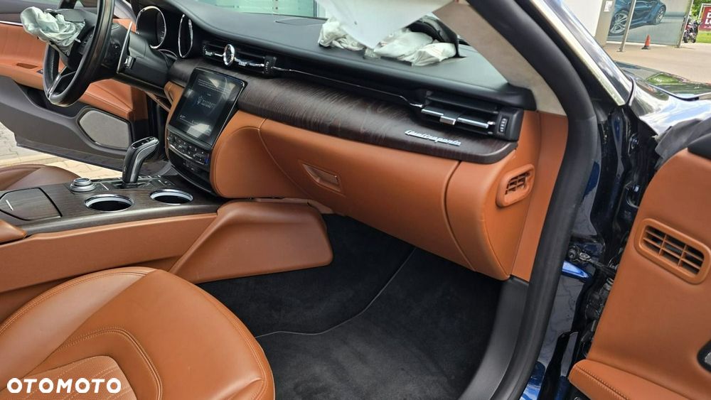 Maserati Quattroporte - 21