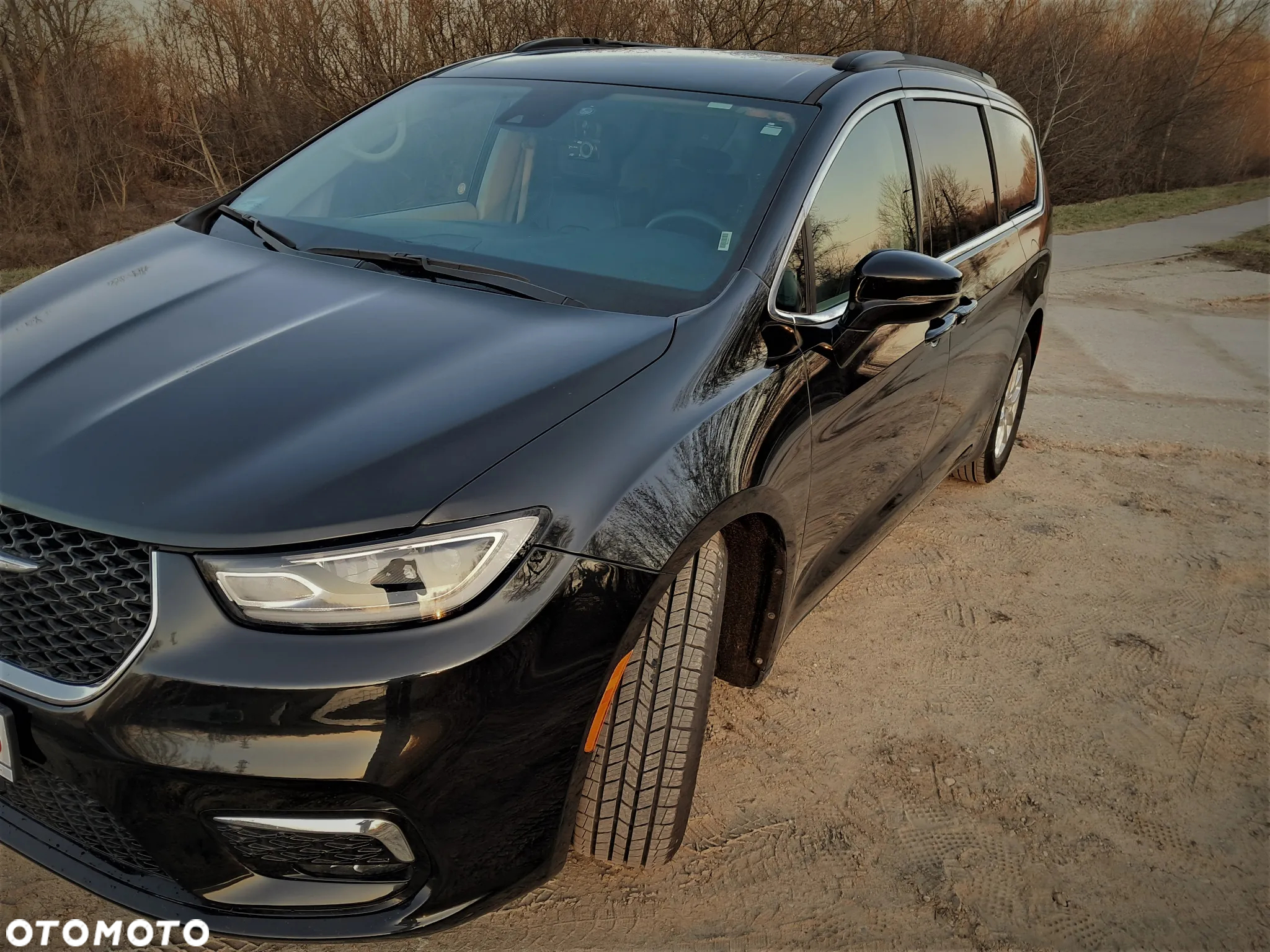 Chrysler Pacifica - 4