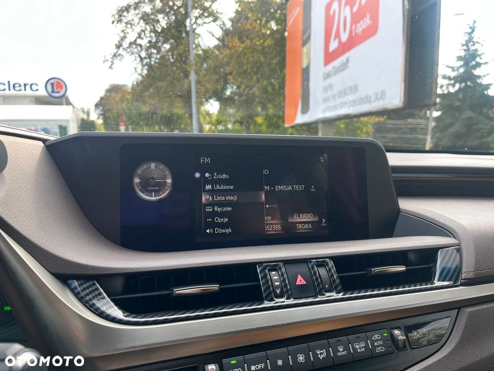 Lexus ES 300h Omotenashi - 27