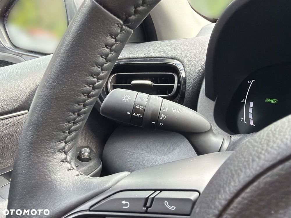 Toyota Yaris Hybrid 1.5 Style - 13