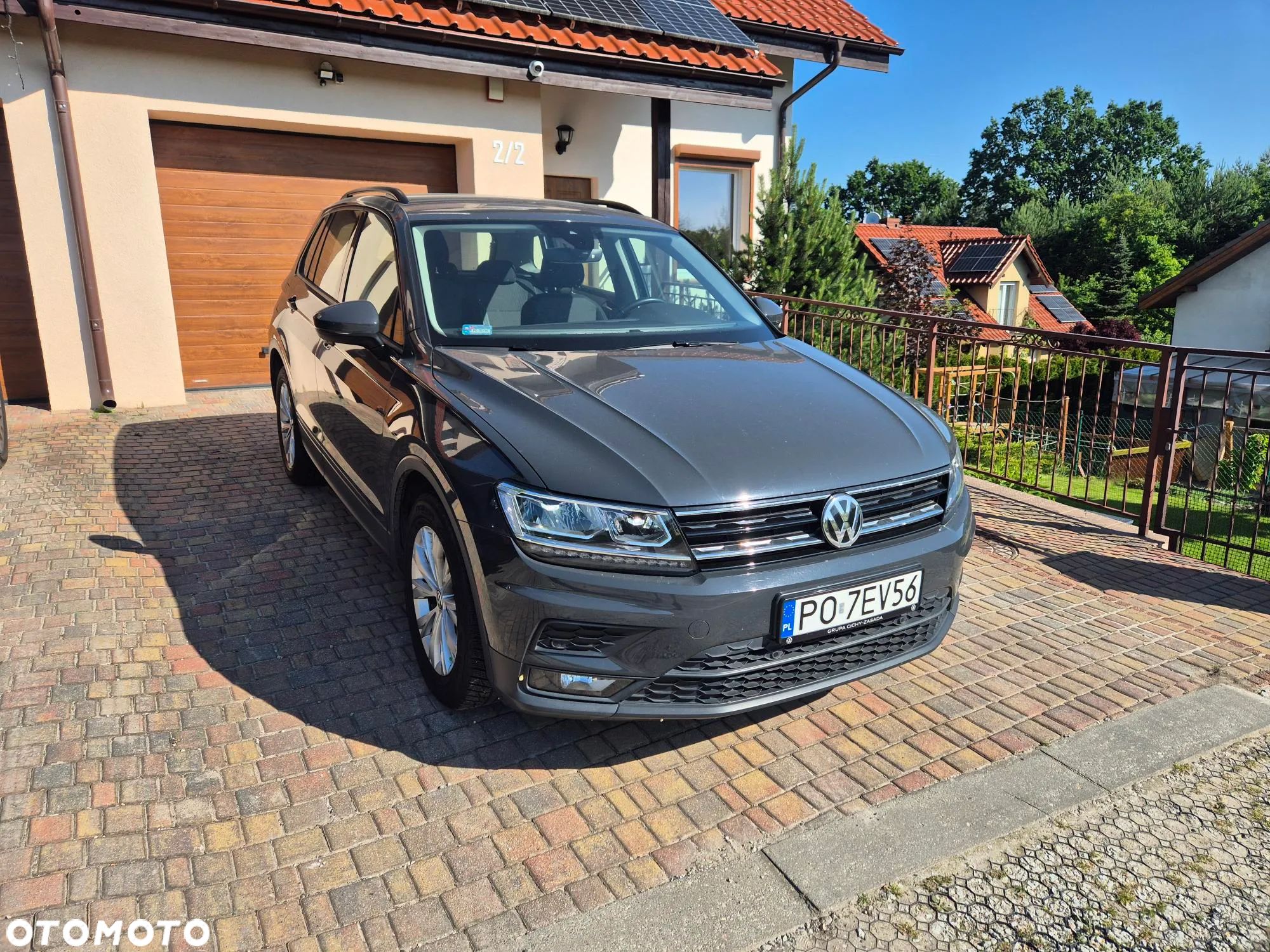 Volkswagen Tiguan - 1