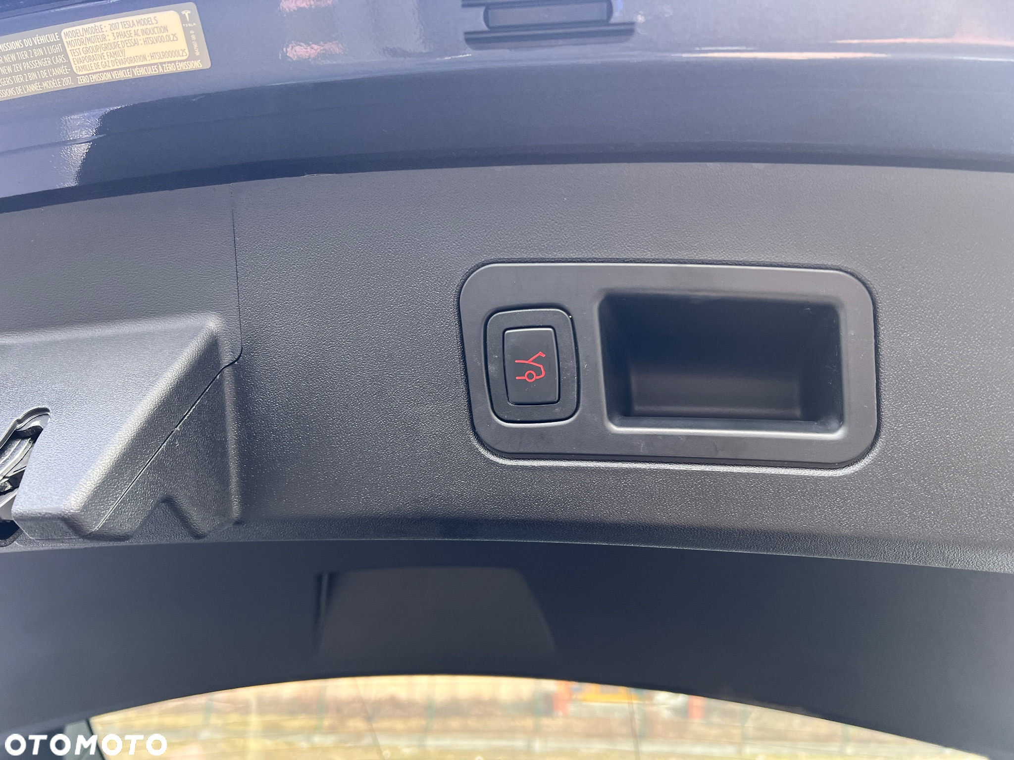 Tesla Model S 75 D - 32