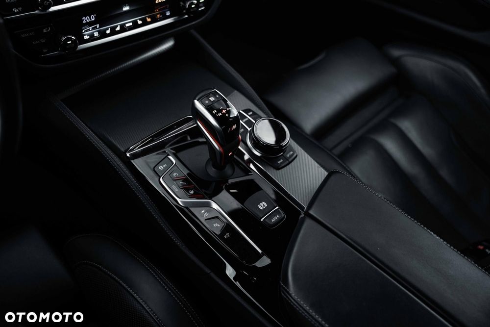 BMW M5 Standard - 17