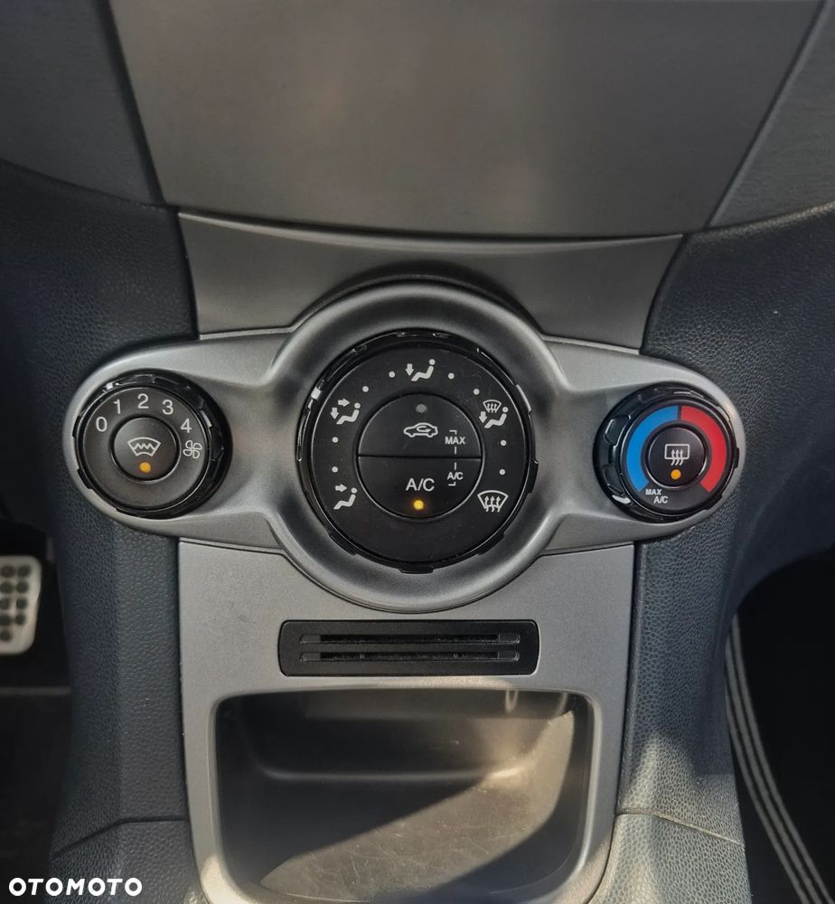 Ford Fiesta 1.25 Titanium - 14