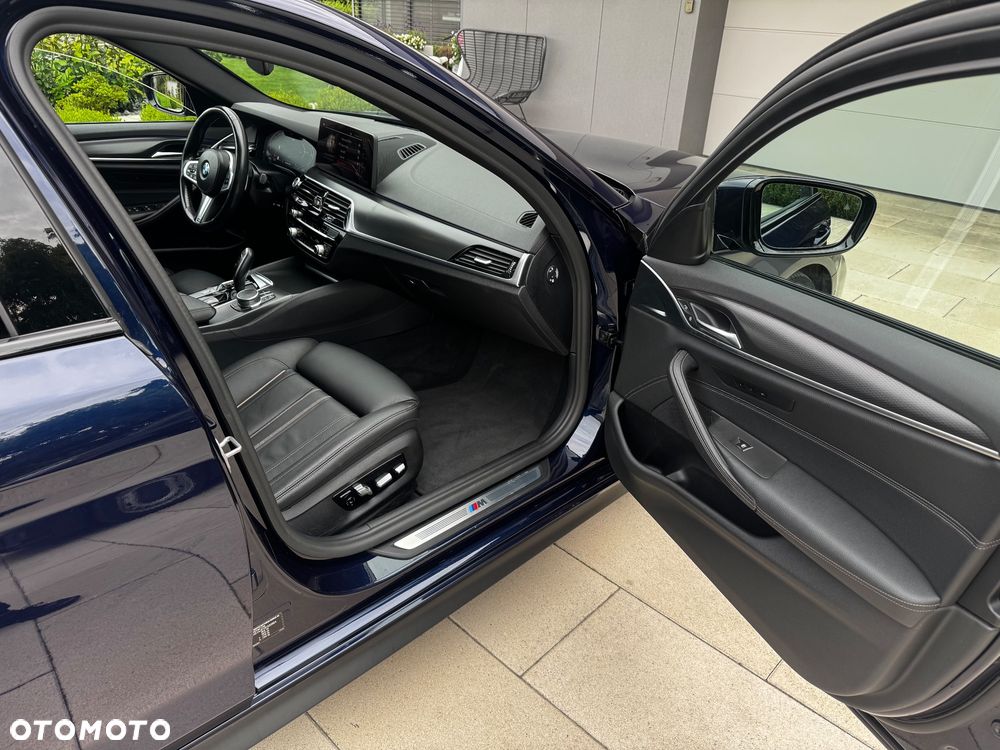BMW Seria 5 540d xDrive mHEV M Sport sport - 13
