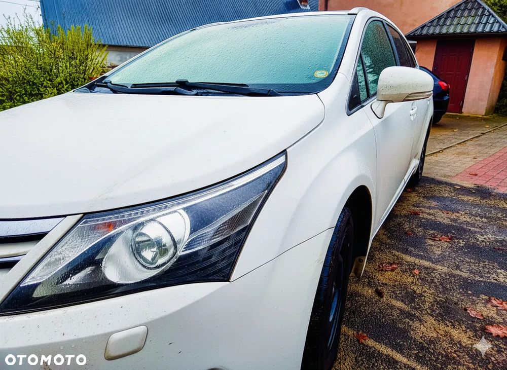 Toyota Avensis 2.0 D-4D - 1