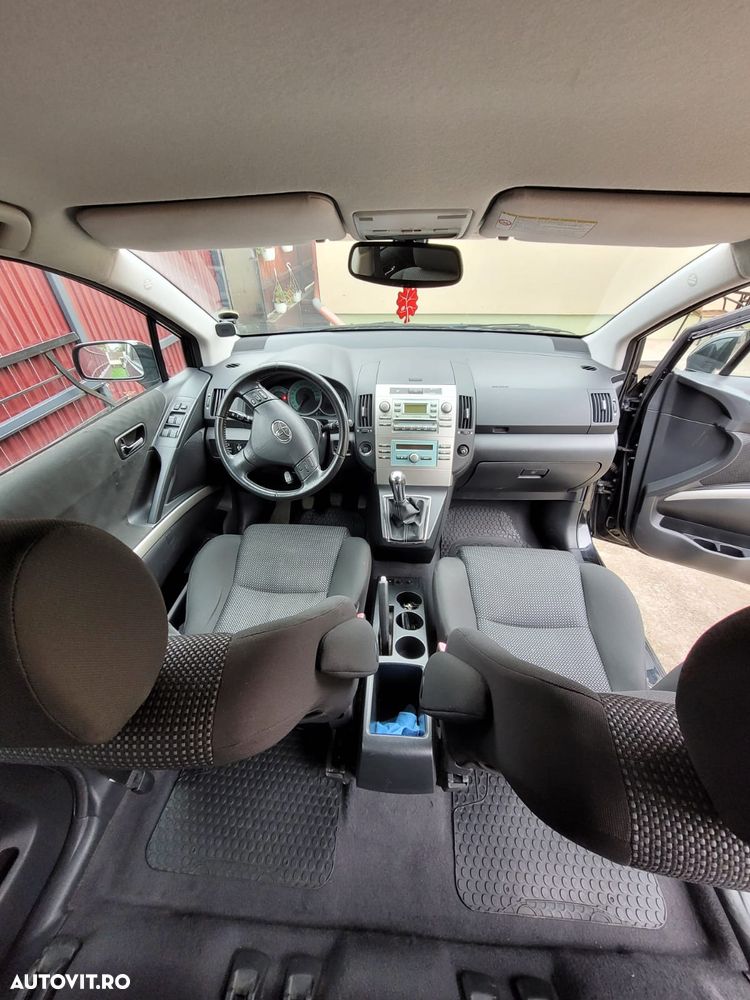 Toyota Corolla Verso 2.2 D-4D Luna - 9