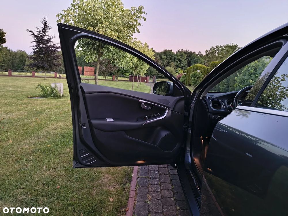 Volvo V40 D2 Summum - 11