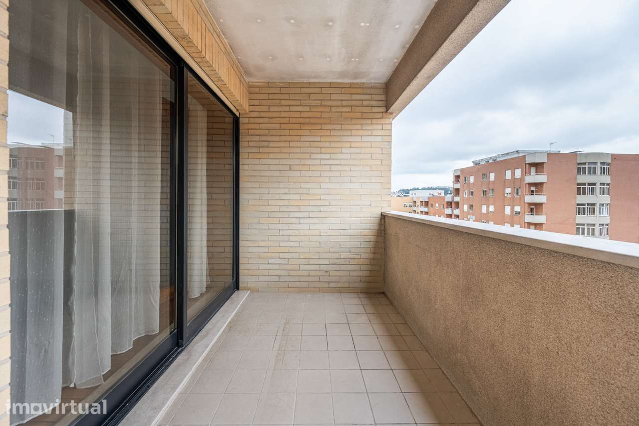 Apartamento T3 com áreas generosas junto à Makro – Braga - Grande imagem: 4/28