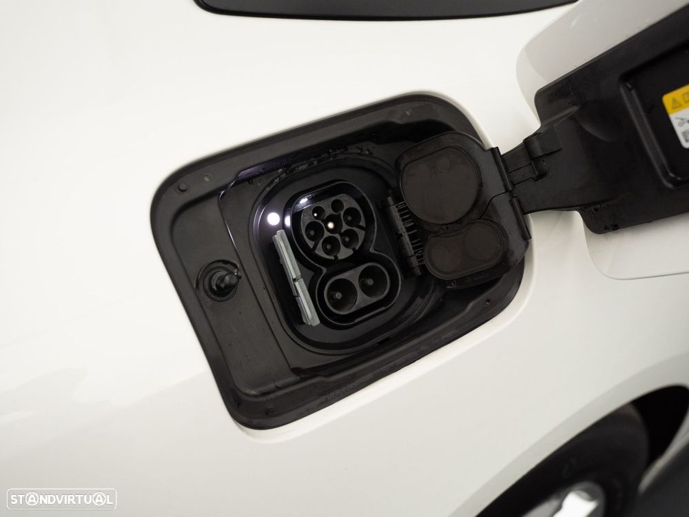 BMW i4 eDrive40 — fotografia 13