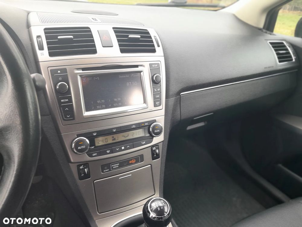Toyota Avensis 2.2 D-CAT Premium - 22