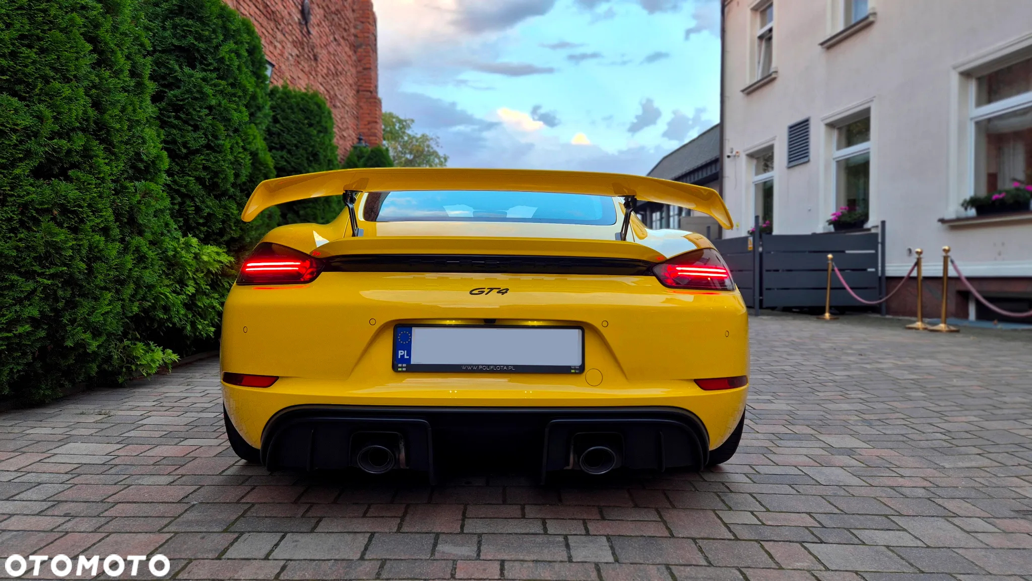 Porsche 718 Cayman GPF GT4 - 12