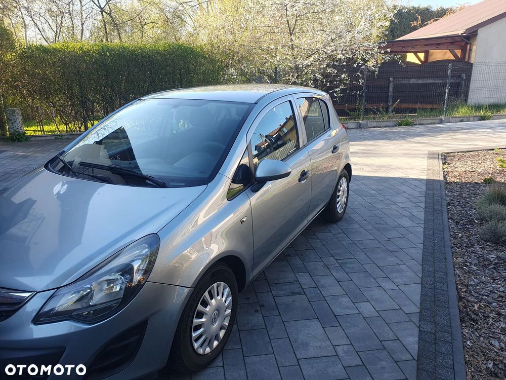 Opel Corsa 1.2 16V Essentia - 2