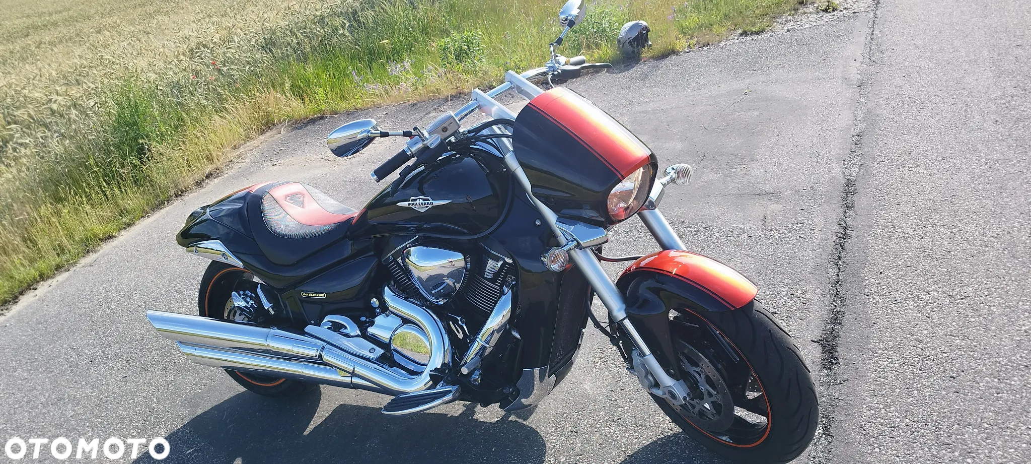 Suzuki Intruder - 12