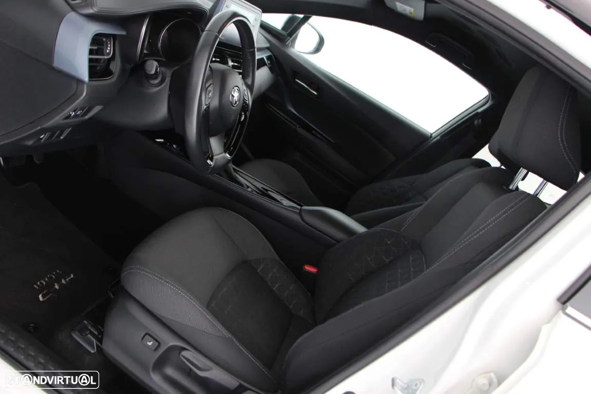 Toyota C-HR 1.8 Hybrid Square Collection - 23