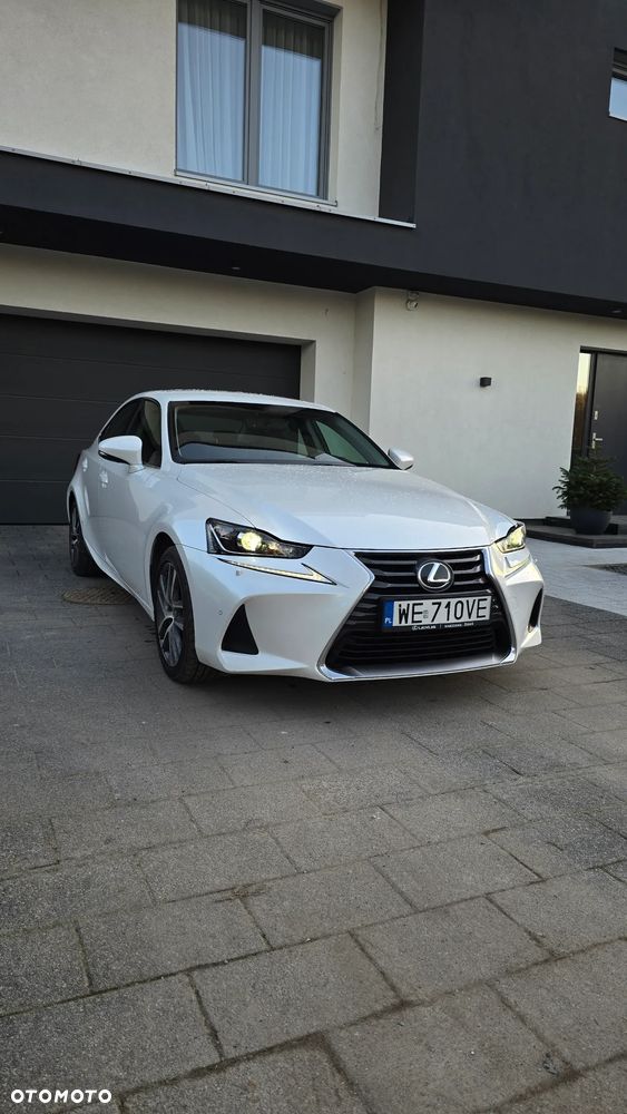 Lexus IS 200t / 300 Elegance - 2