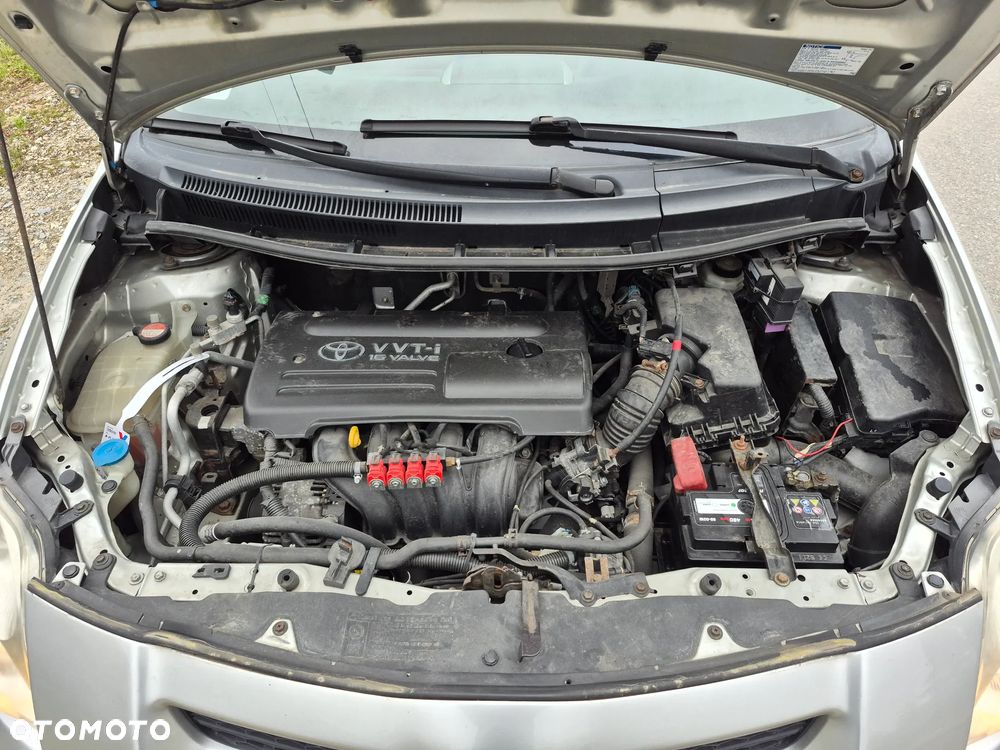 Toyota Auris 1.33 VVT-i Terra - 8