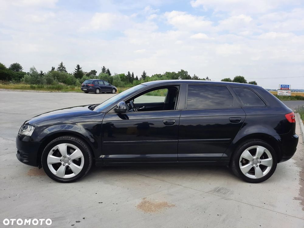 Audi A3 Sportback 2.0 TDI DPF Attraction - 4