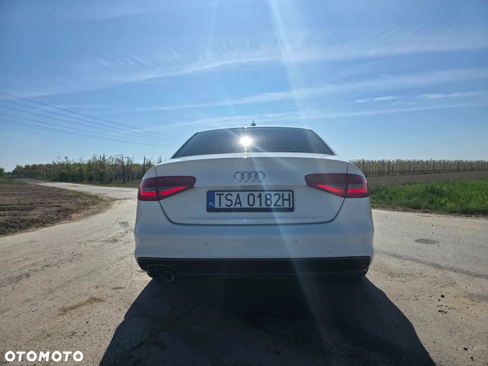 Audi A4 Limousine 2.0 TDI DPF clean diesel multitronic S line Sportpaket - 10
