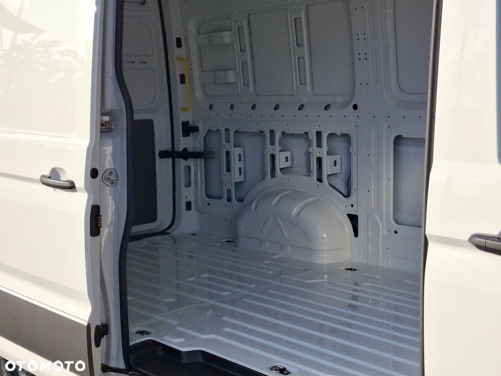 Volkswagen Crafter - 13