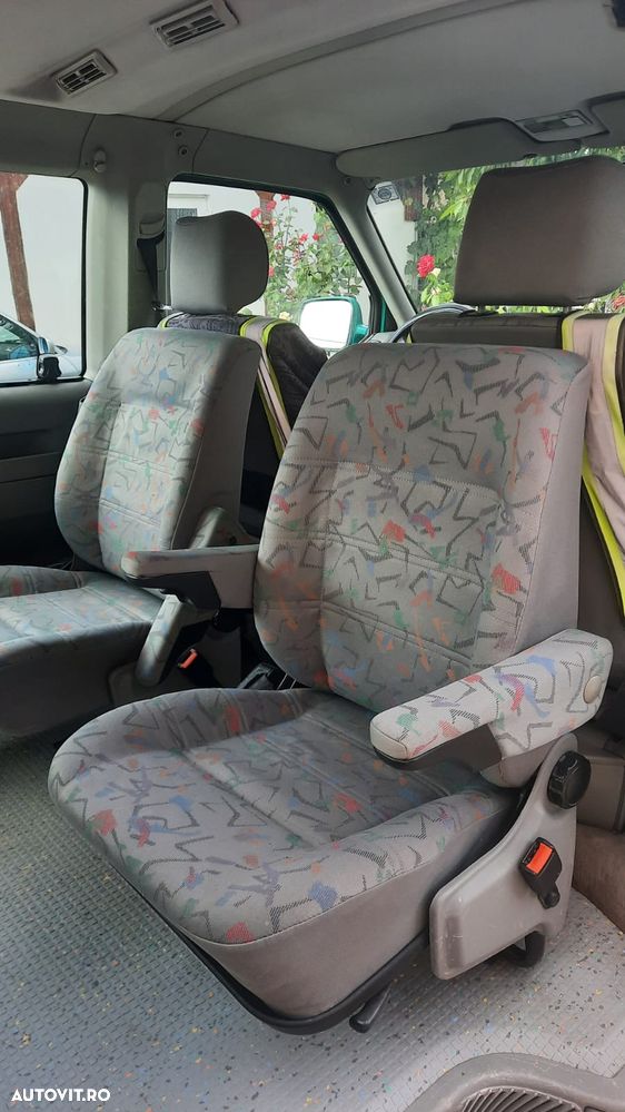 Volkswagen Multivan - 5