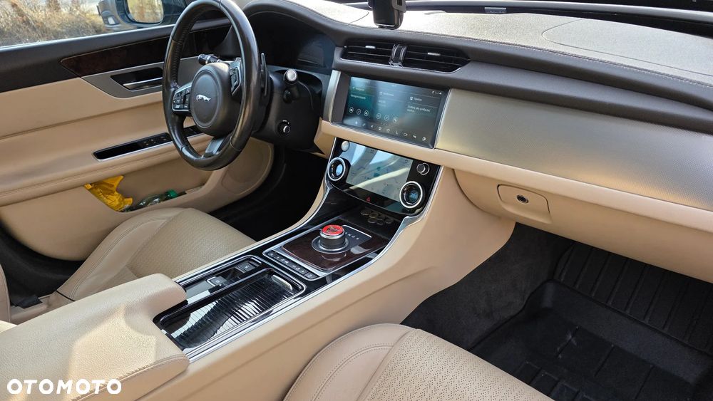 Jaguar XF 20d AWD Prestige - 30