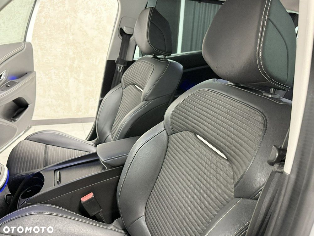 Renault Grand Scenic - 36