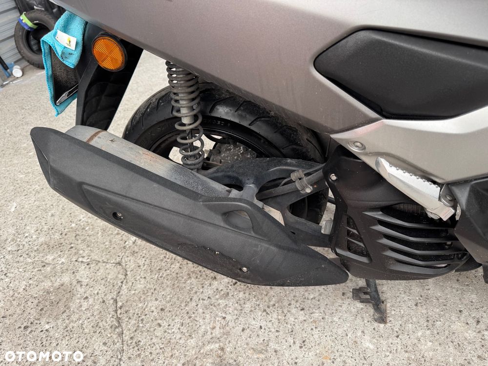 Yamaha NMAX - 13