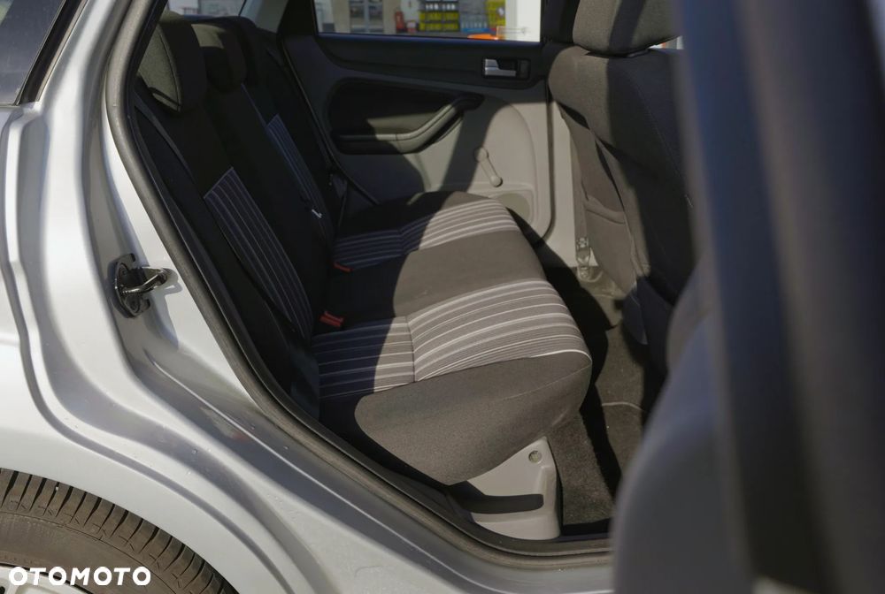 Ford Focus 1.8 FF Ambiente - 9