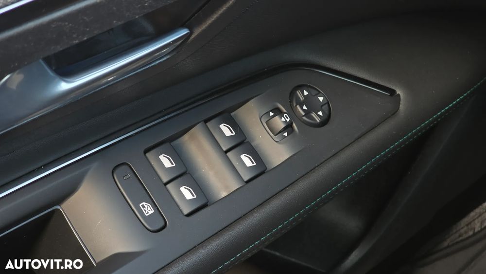 Peugeot 3008 225 e-EAT8 GT Pack - 26