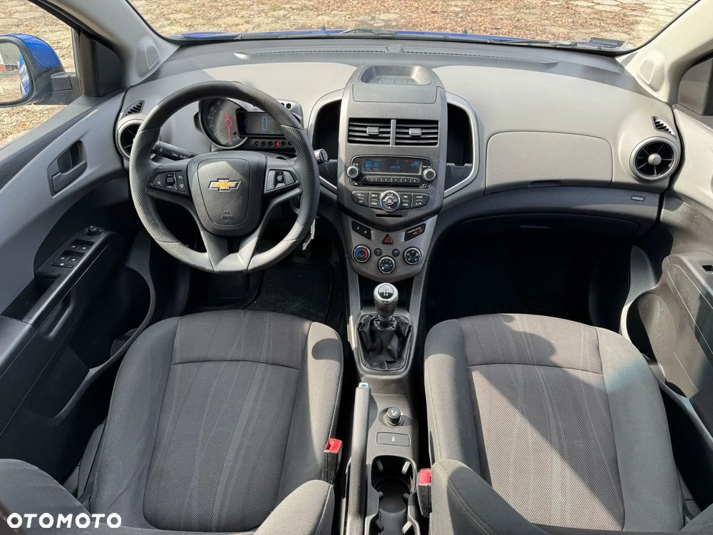 Chevrolet Aveo 1.4 16V LS Design+ - 10