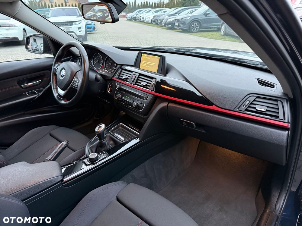 BMW Seria 3 320d DPF Edition Sport - 18
