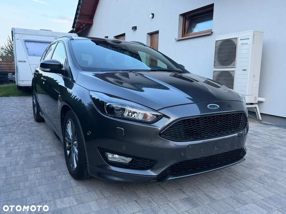 Ford Focus 1.5 EcoBoost ST-Line - 2