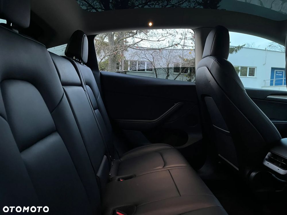 Tesla Y Long Range Dual Motor AWD - 24