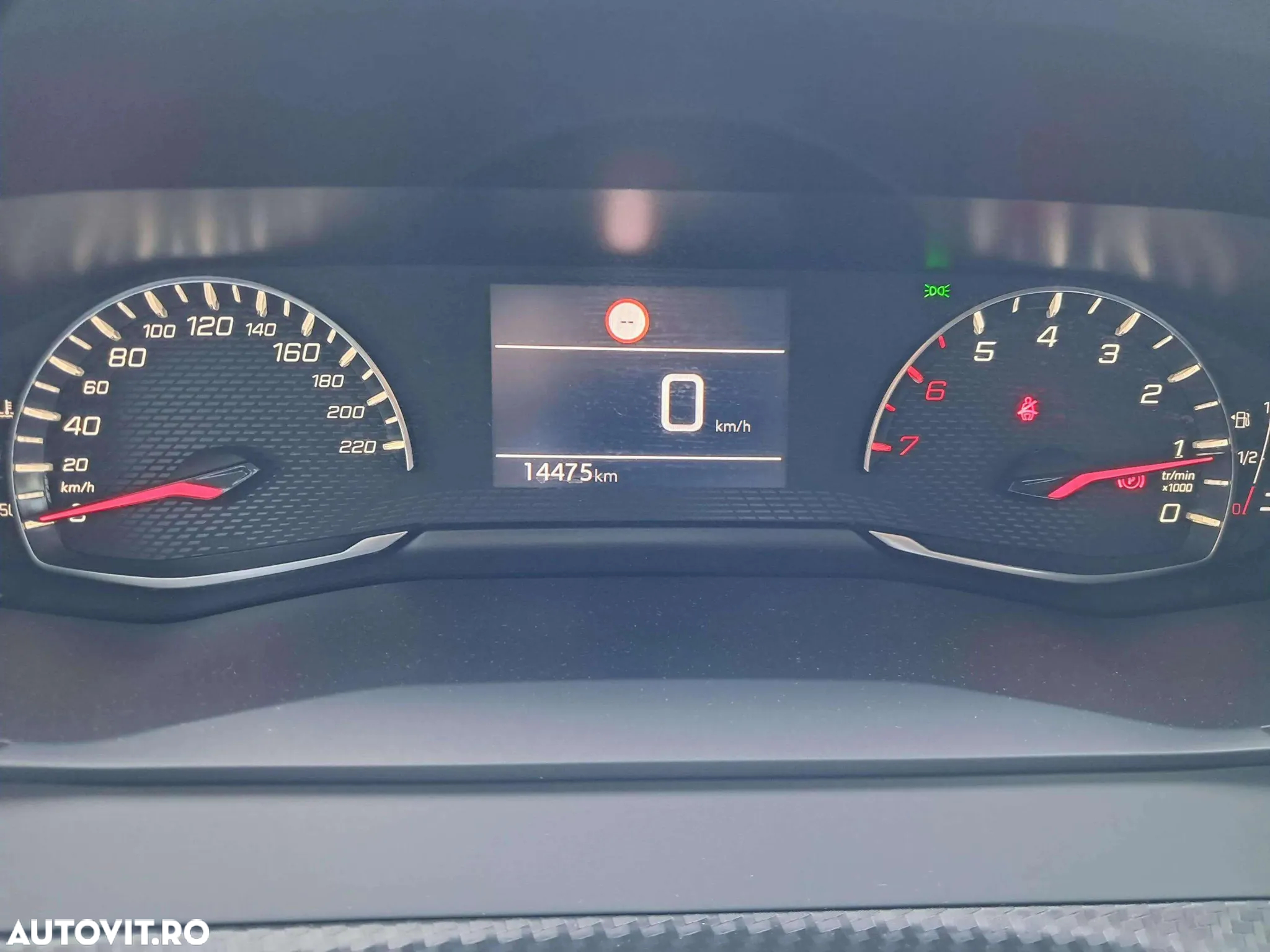 Peugeot 208 1.2 L PureTech STT Active Pack - 8