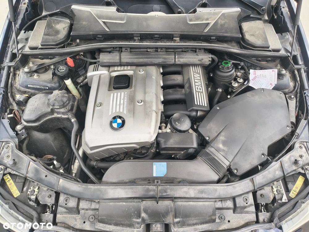 BMW Seria 3 330xi - 39