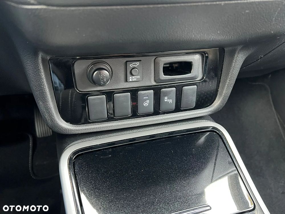 Mitsubishi Outlander 2.0 2WD CVT Diamant Edition+ - 11