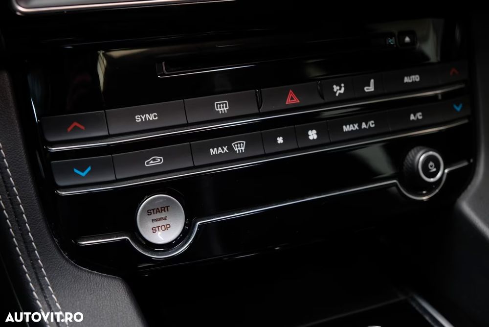 Jaguar F-Pace 20d AWD Aut. R-Sport - 8