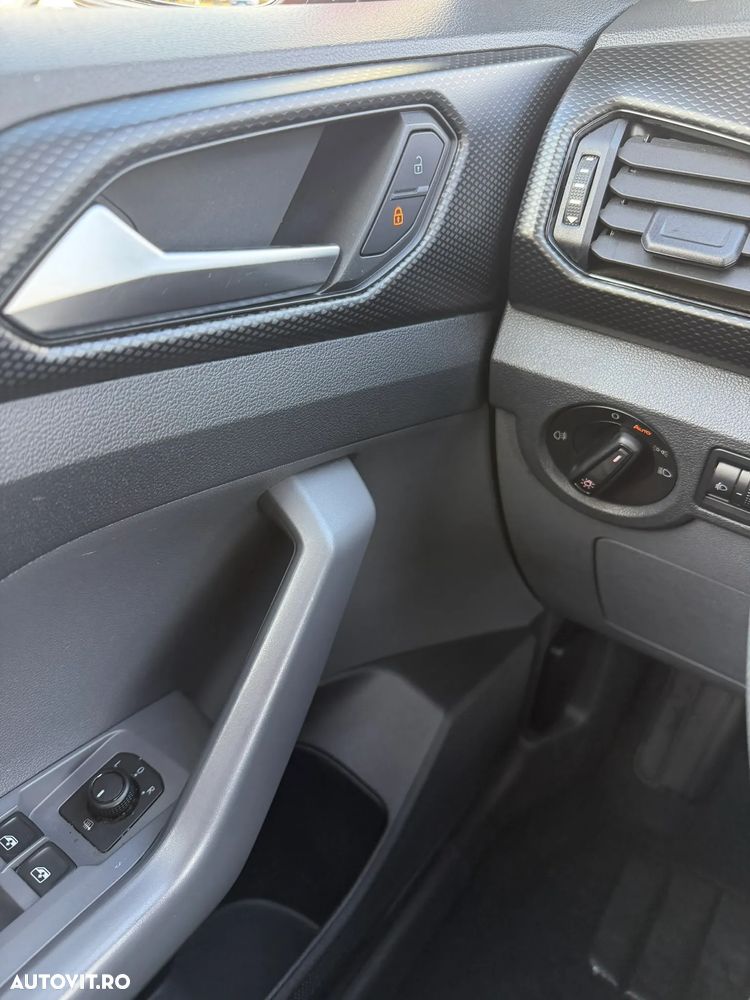 Volkswagen T-Cross - 17